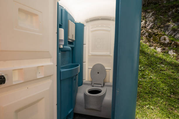 Affordable portable toilet rental in Mead, WA